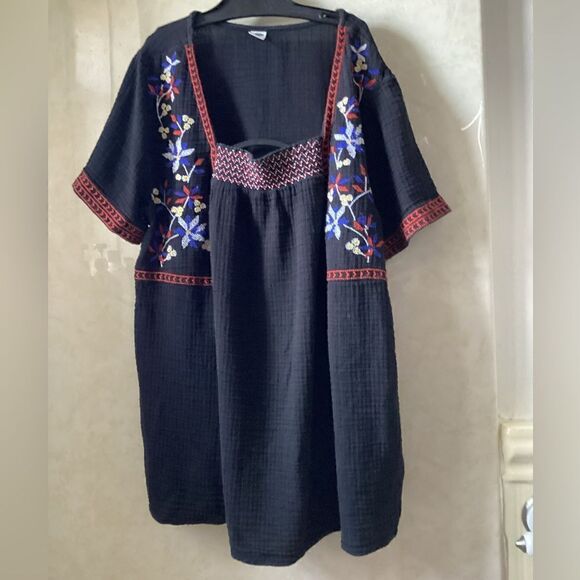 Old Navy M Boho top, black, floral embroidery - Picture 3 of 8